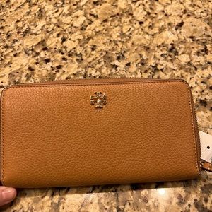 Brand new with tags Tory Burch zip around wallet